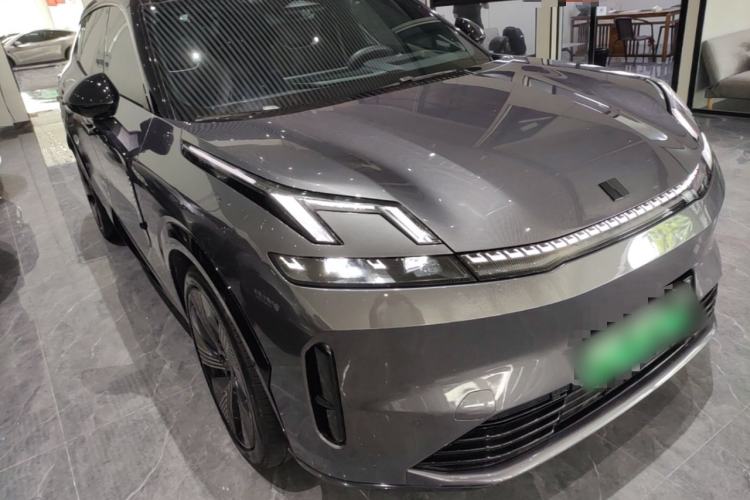 Used Lynk & Co 08 EM-P 2023 220 km Limited-Time Edition Front Right 45 Deg