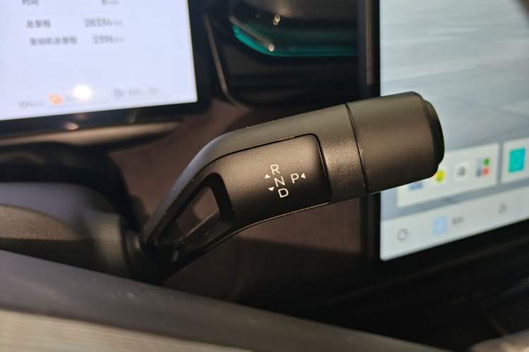 Used Lynk & Co 08 EM-P 2023 220 km Limited-Time Edition Gear Lever