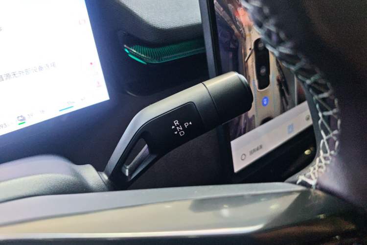 Used Lynk & Co 08 EM-P 2023 220 km Limited-Time Edition Gear Lever