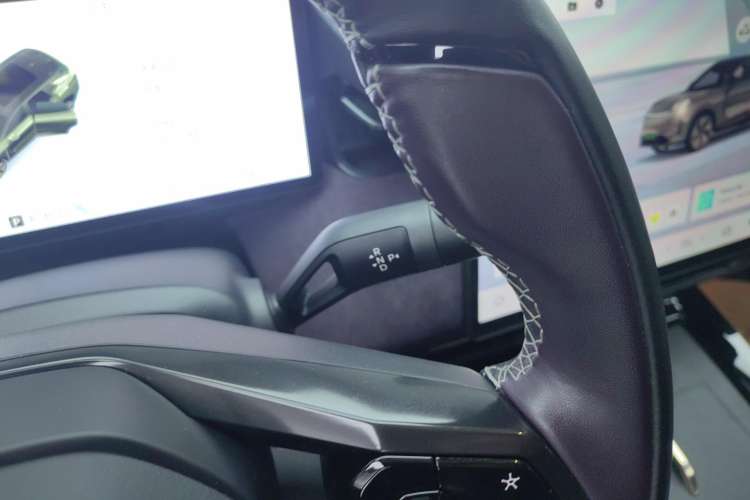 Used Lynk & Co 08 EM-P 2023 220 km Limited-Time Edition Gear Lever