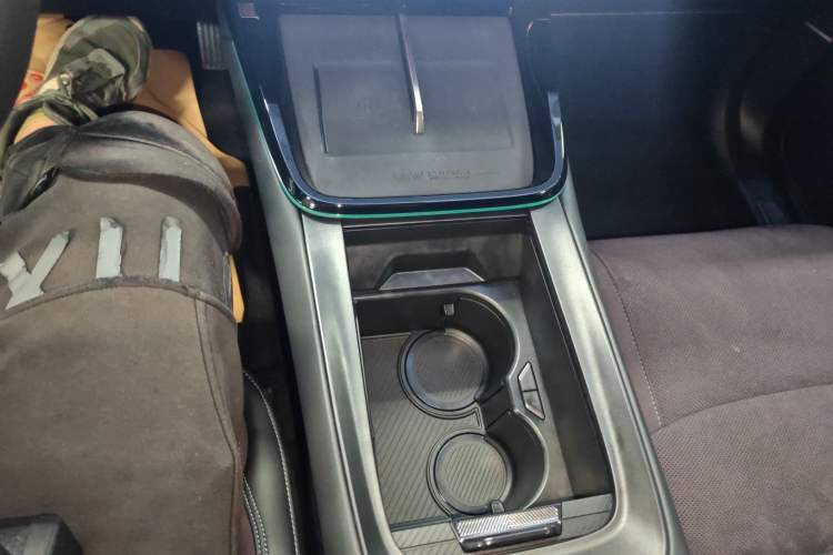 Used Lynk & Co 08 EM-P 2023 220 km Limited-Time Edition Gear Lever