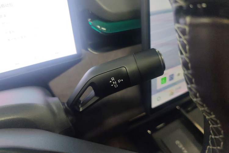 Used Lynk & Co 08 EM-P 2023 220 km Limited-Time Edition Gear Lever