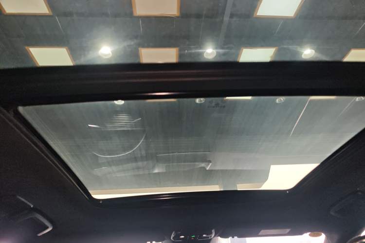 Used Lynk & Co 08 EM-P 2023 220 km Limited-Time Edition Headliner