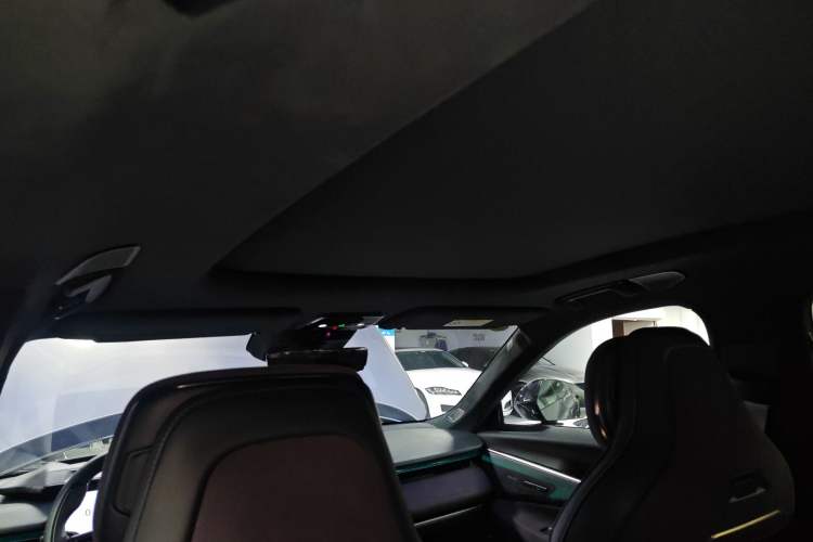 Used Lynk & Co 08 EM-P 2023 220 km Limited-Time Edition Headliner
