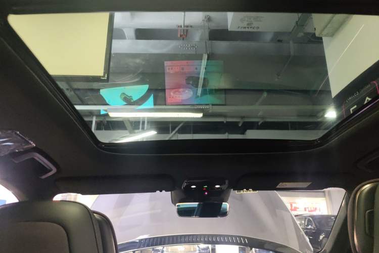 Used Lynk & Co 08 EM-P 2023 220 km Limited-Time Edition Headliner