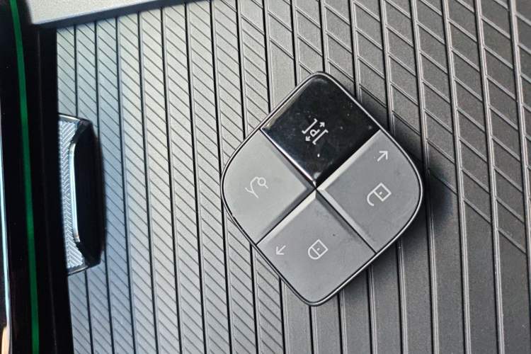 Used Lynk & Co 08 EM-P 2023 220 km Limited-Time Edition Interior 1