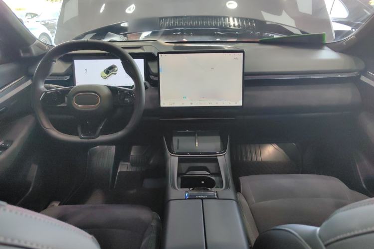 Used Lynk & Co 08 EM-P 2023 220 km Limited-Time Edition Interior 2