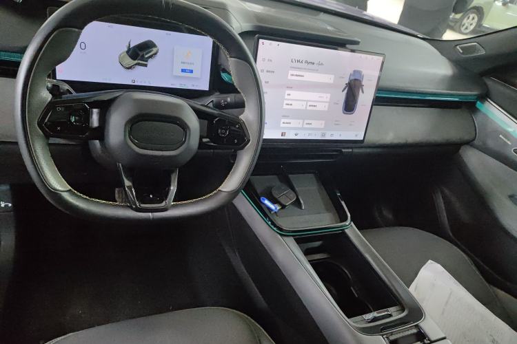 Used Lynk & Co 08 EM-P 2023 120km Long-Range Halo Interior 3