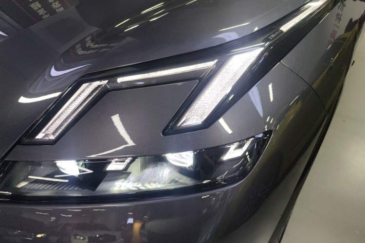 Used Lynk & Co 08 EM-P 2023 220 km Limited-Time Edition Left Front Headlight
