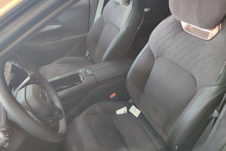 Used Lynk & Co 08 EM-P 2023 220 km Limited-Time Edition Left Front Seat