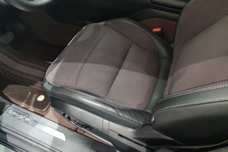 Used Lynk & Co 08 EM-P 2023 220 km Limited-Time Edition Left Front Seat