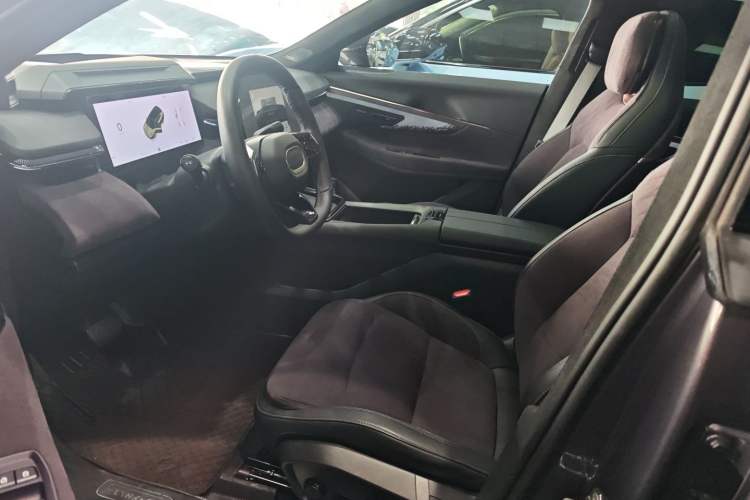 Used Lynk & Co 08 EM-P 2023 220 km Limited-Time Edition Left Front Seat