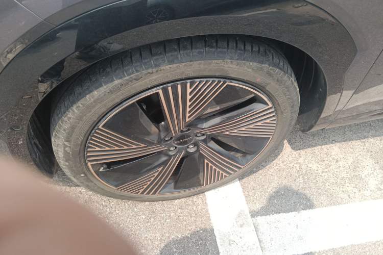 Used Lynk & Co 08 EM-P 2023 220 km Limited-Time Edition Left Front Wheel Hub