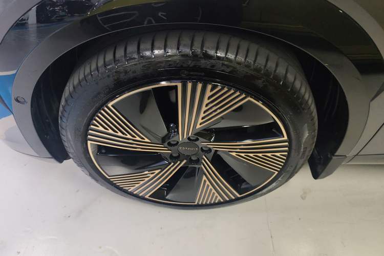 Used Lynk & Co 08 EM-P 2023 220 km Limited-Time Edition Left Front Wheel Hub