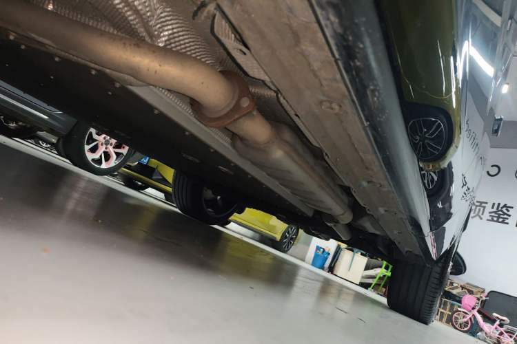 Used Lynk & Co 08 EM-P 2023 220 km Limited-Time Edition Left Side Sill