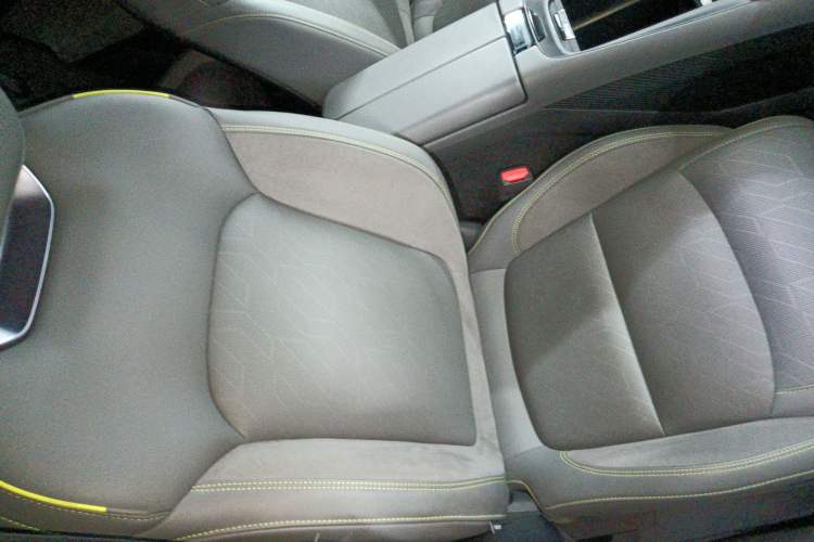 Used Lynk & Co 08 EM-P 2023 120km Long-Range Halo Right Front Seat