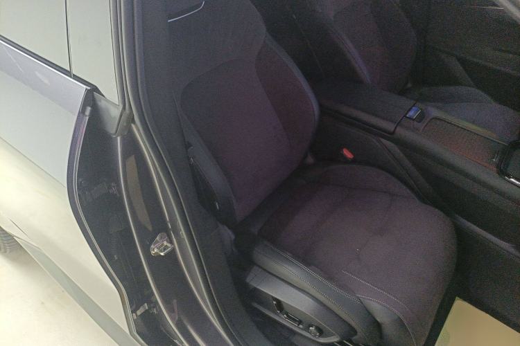 Used Lynk & Co 08 EM-P 2023 220 km Limited-Time Edition Right Front Seat