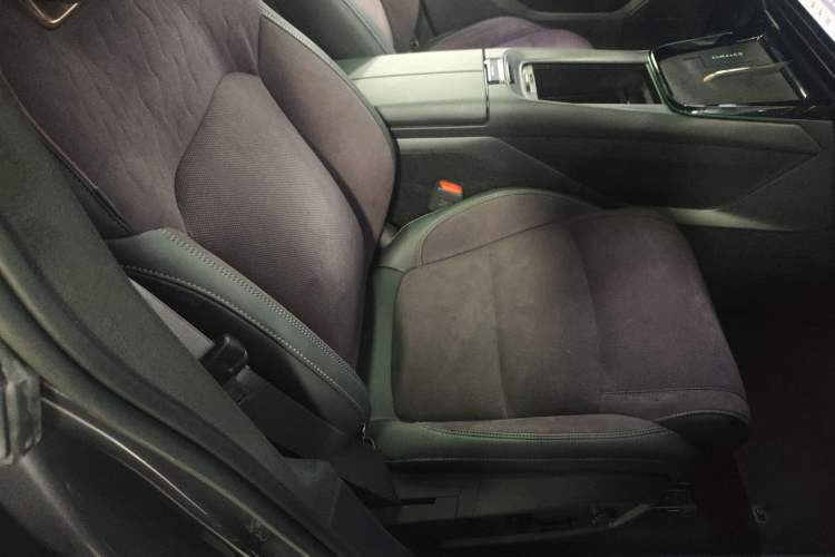 Used Lynk & Co 08 EM-P 2023 220 km Limited-Time Edition Right Front Seat