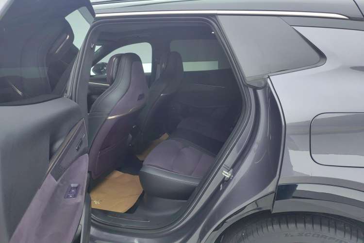 Used Lynk & Co 08 EM-P 2023 220 km Limited-Time Edition Right Rear Seat