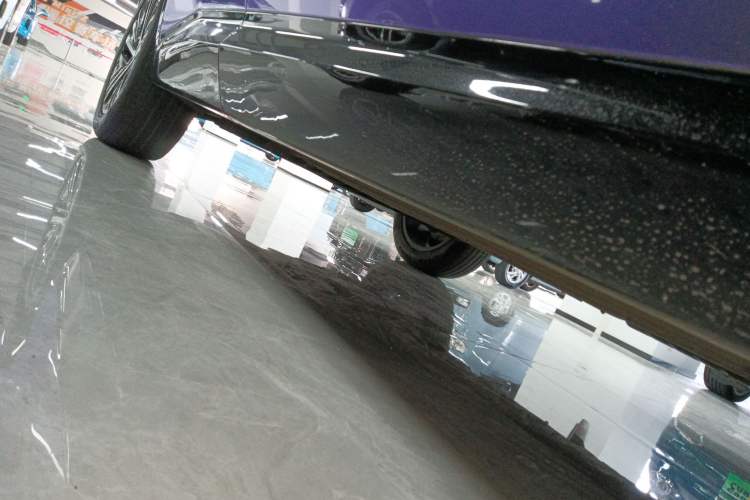 Used Lynk & Co 08 EM-P 2023 120km Long-Range Halo Right Side Sill