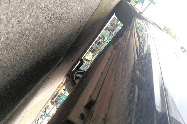 Used Lynk & Co 08 EM-P 2023 220 km Limited-Time Edition Right Side Sill