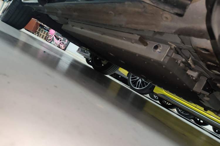 Used Lynk & Co 08 EM-P 2023 220 km Limited-Time Edition Right Side Sill