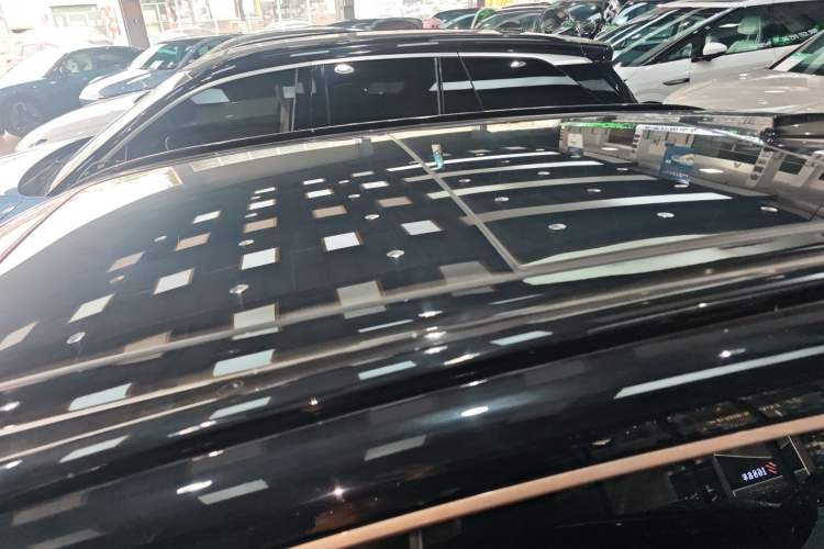 Used Lynk & Co 08 EM-P 2023 220 km Limited-Time Edition Roof