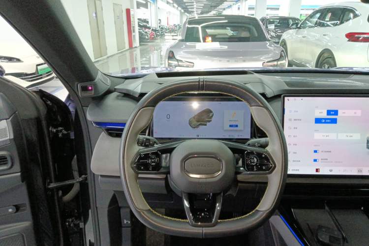 Used Lynk & Co 08 EM-P 2023 120km Long-Range Halo Steering Wheel