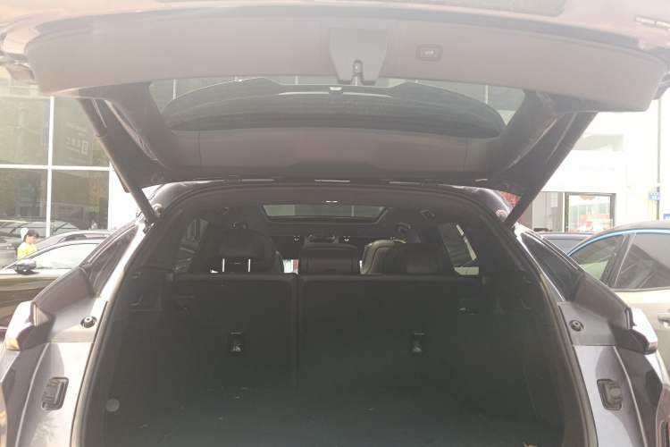 Used Lynk & Co 08 EM-P 2023 220 km Limited-Time Edition Trunk
