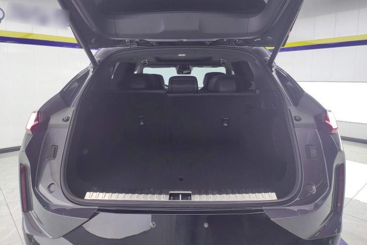 Used Lynk & Co 08 EM-P 2023 220 km Limited-Time Edition Trunk