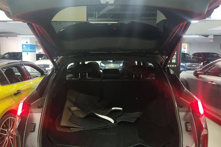 Used Lynk & Co 08 EM-P 2023 220 km Limited-Time Edition Trunk