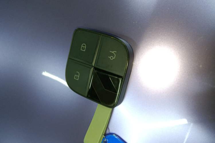 Used Lynk & Co 08 EM-P 2023 120km Long-Range Halo Vehicle Key