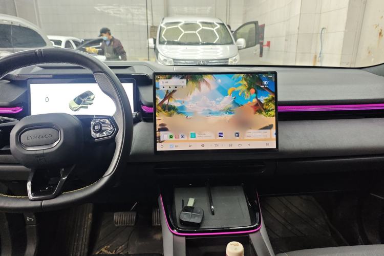 Used Lynk & Co 08 EM-P 2023 120km Long-Range Halo Audio And AC Panel