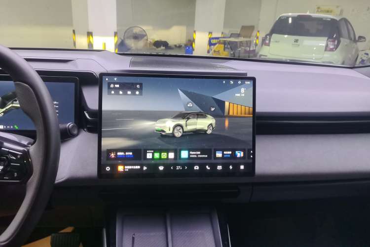 Used Lynk & Co 08 EM-P 2023 220km All-Wheel-Drive Performance Halo Audio And AC Panel
