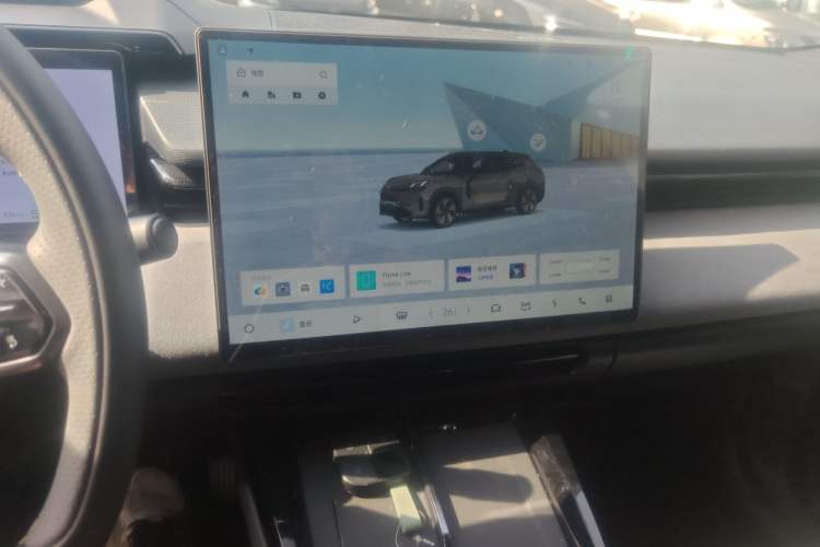Used Lynk & Co 08 EM-P 2023 120km Long-Range Halo Audio And AC Panel
