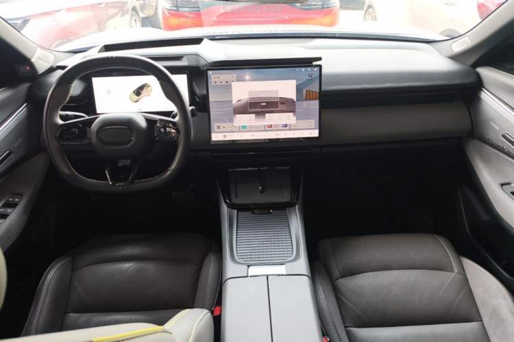 Used Lynk & Co 08 EM-P 2023 245km Ultra-Long Range Halo Center Console