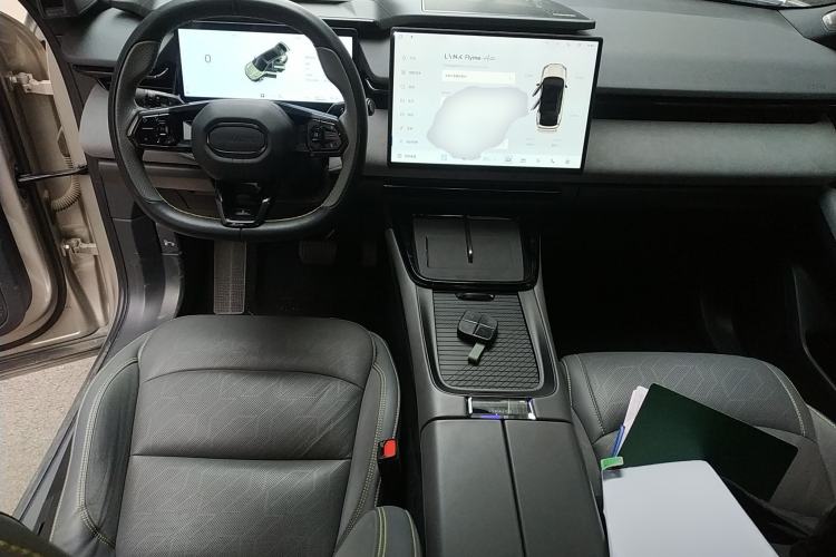 Used Lynk & Co 08 EM-P 2023 120km Long-Range Halo Center Console