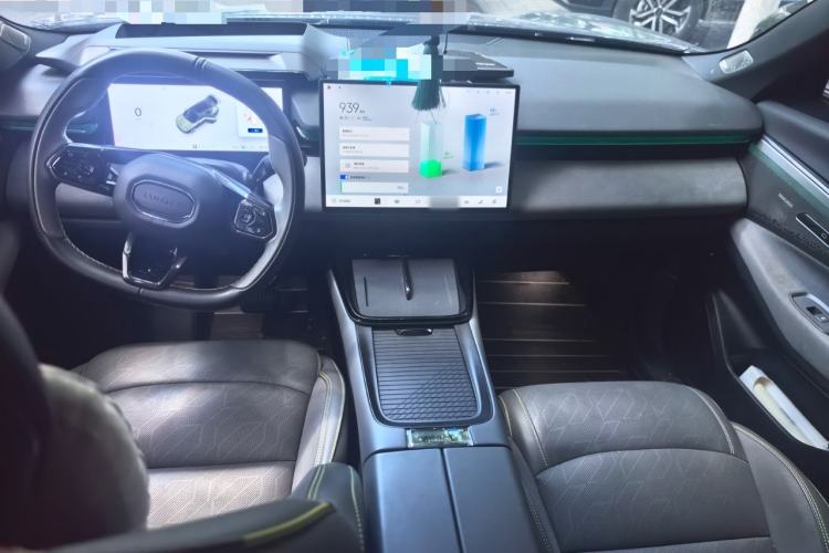 Used Lynk & Co 08 EM-P 2023 120km Long-Range Halo Center Console