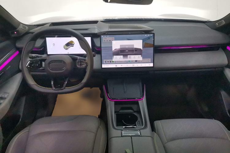 Used Lynk & Co 08 EM-P 2023 220km All-Wheel-Drive Performance Halo Center Console