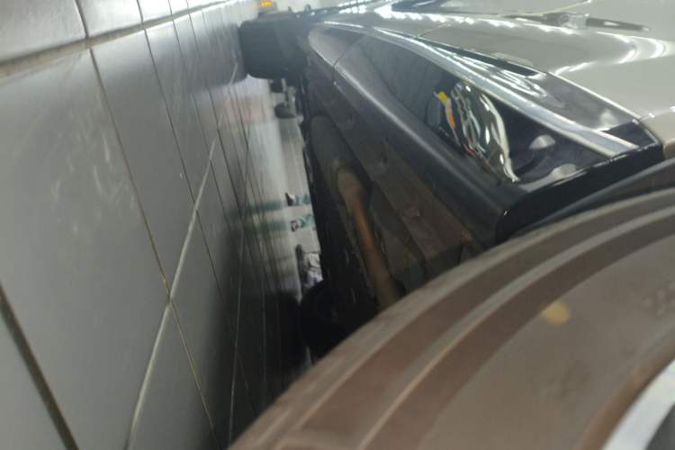Used Lynk & Co 08 EM-P 2023 120km Long-Range Pro Chassis Rear Left