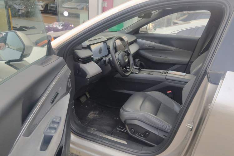 Used Lynk & Co 08 EM-P 2023 120km Long-Range Halo Driver Seat