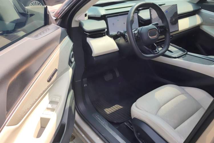 Used Lynk & Co 08 EM-P 2023 245km Ultra-Long Range Halo Driver Seat