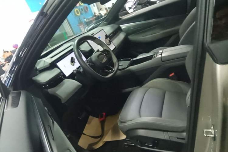 Used Lynk & Co 08 EM-P 2023 120km Long-Range Halo Driver Seat