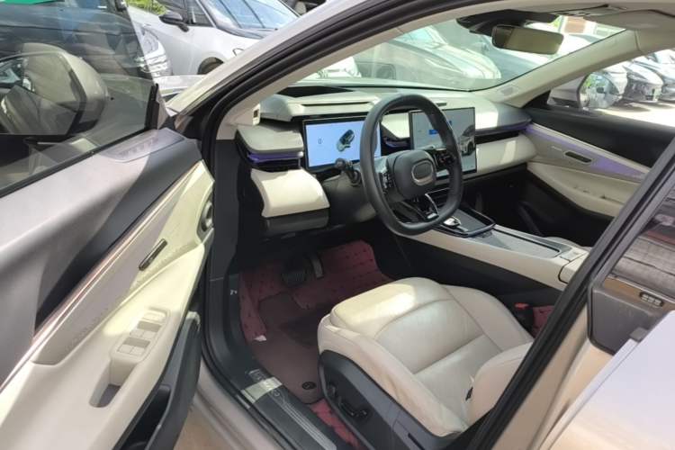 Used Lynk & Co 08 EM-P 2023 245km Ultra-Long Range Halo Driver Seat