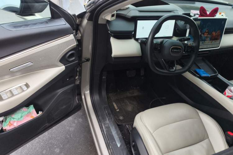 Used Lynk & Co 08 EM-P 2023 220km All-Wheel-Drive Performance Halo Driver Seat