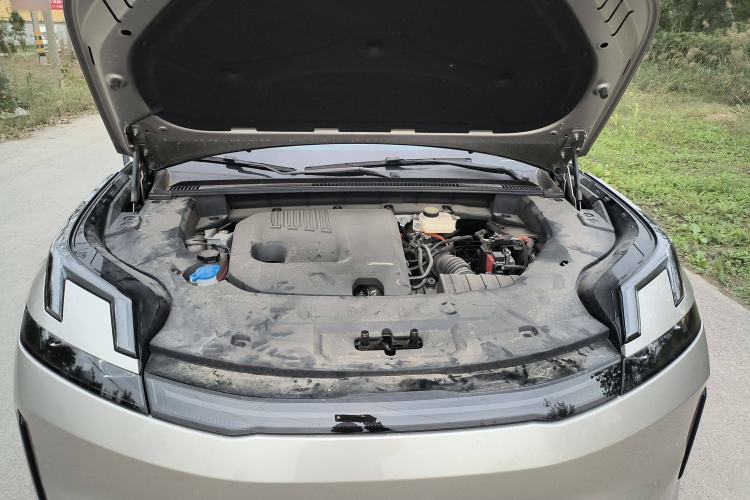 Used Lynk & Co 08 EM-P 2023 120km Long-Range Halo Engine Bay