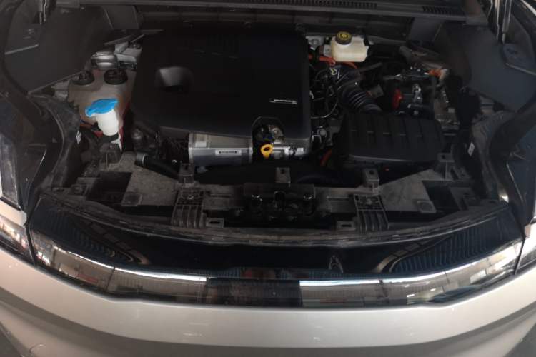 Used Lynk & Co 08 EM-P 2023 120km Long-Range Halo Engine Bay