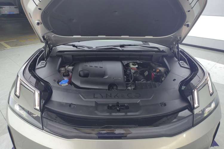 Used Lynk & Co 08 EM-P 2023 220km All-Wheel-Drive Performance Halo Engine Bay