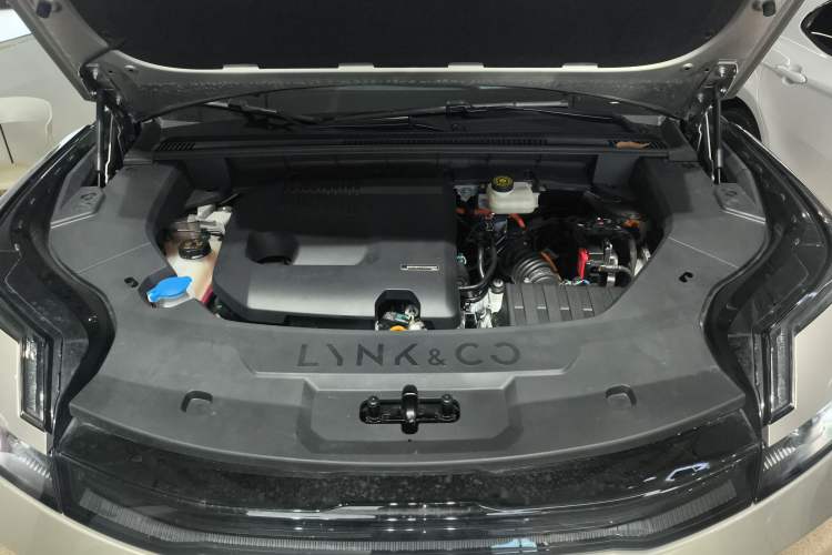 Used Lynk & Co 08 EM-P 2023 120km Long-Range Halo Engine Bay