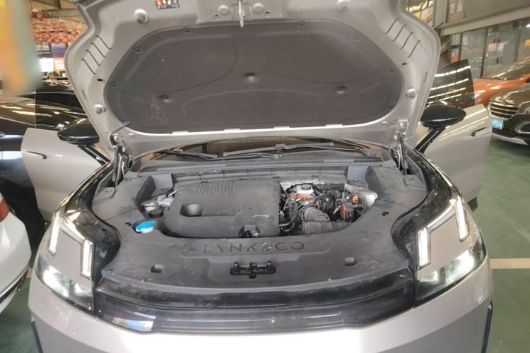 Used Lynk & Co 08 EM-P 2023 220km All-Wheel-Drive Performance Halo Engine Bay